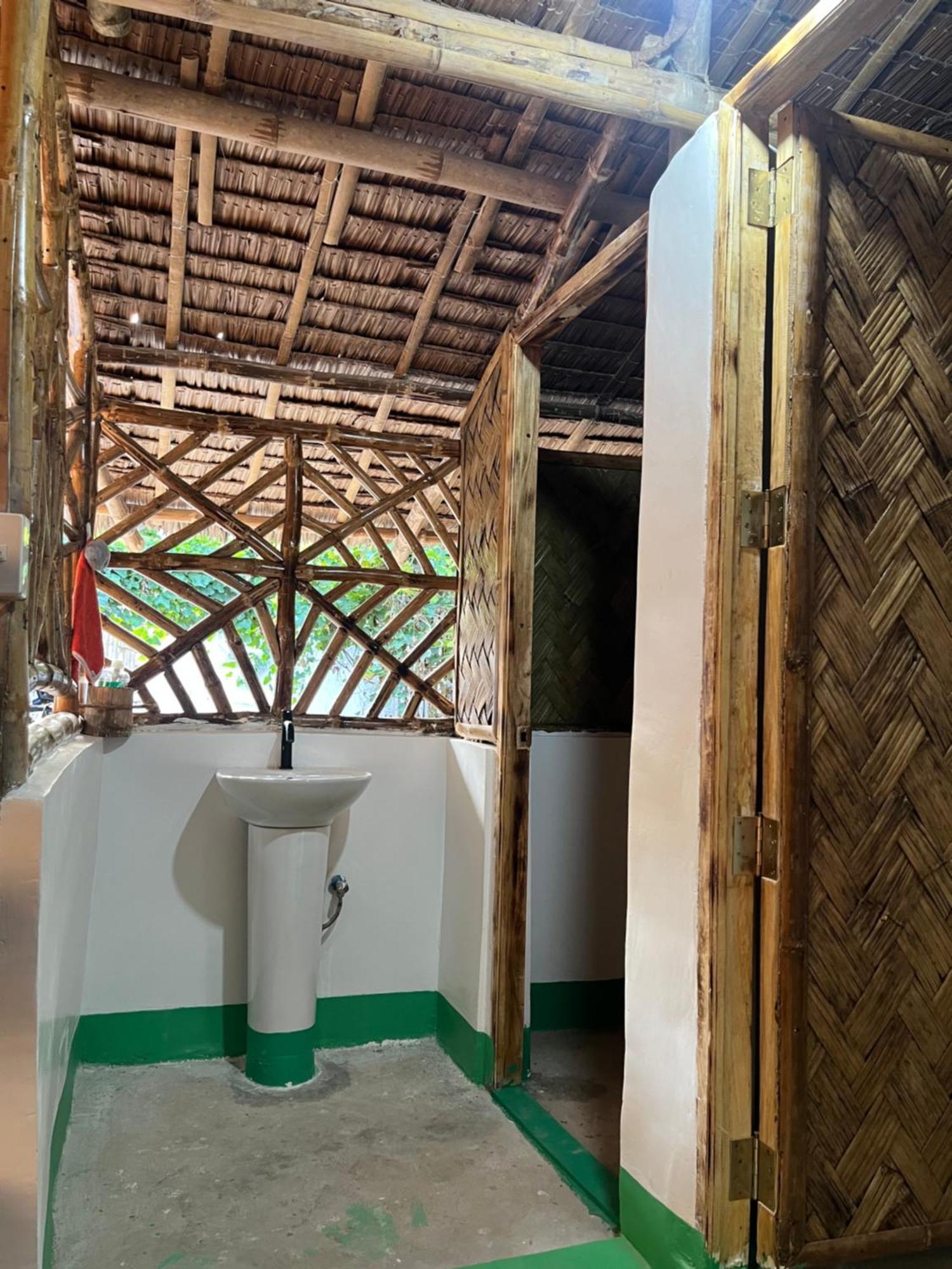Bamboo Nest Beachfront Puerto Princesa Εξωτερικό φωτογραφία